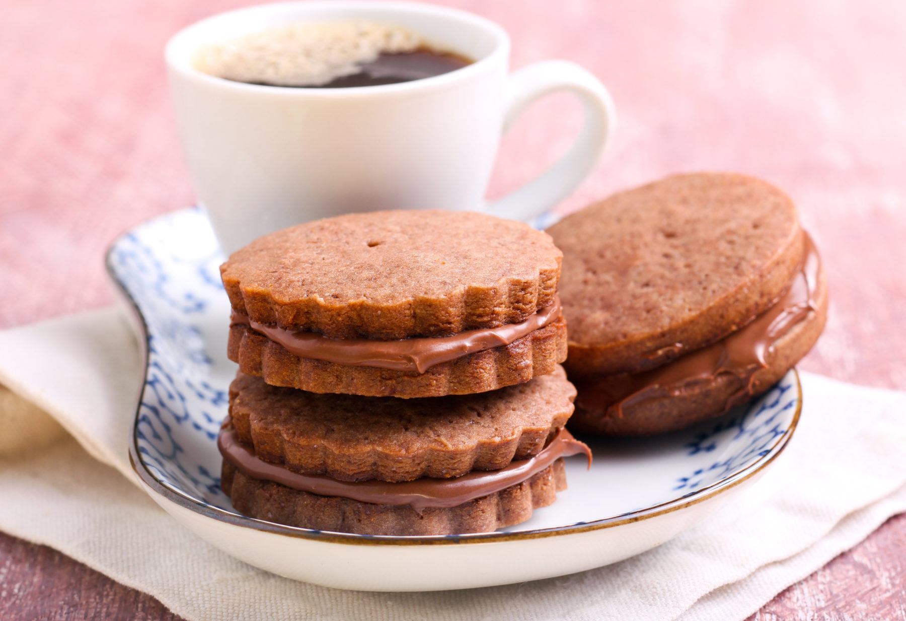 Chocolate Filled Ginger Biscuits