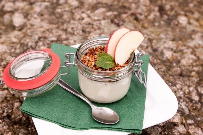 Pistachio and Spice Apple Muesli